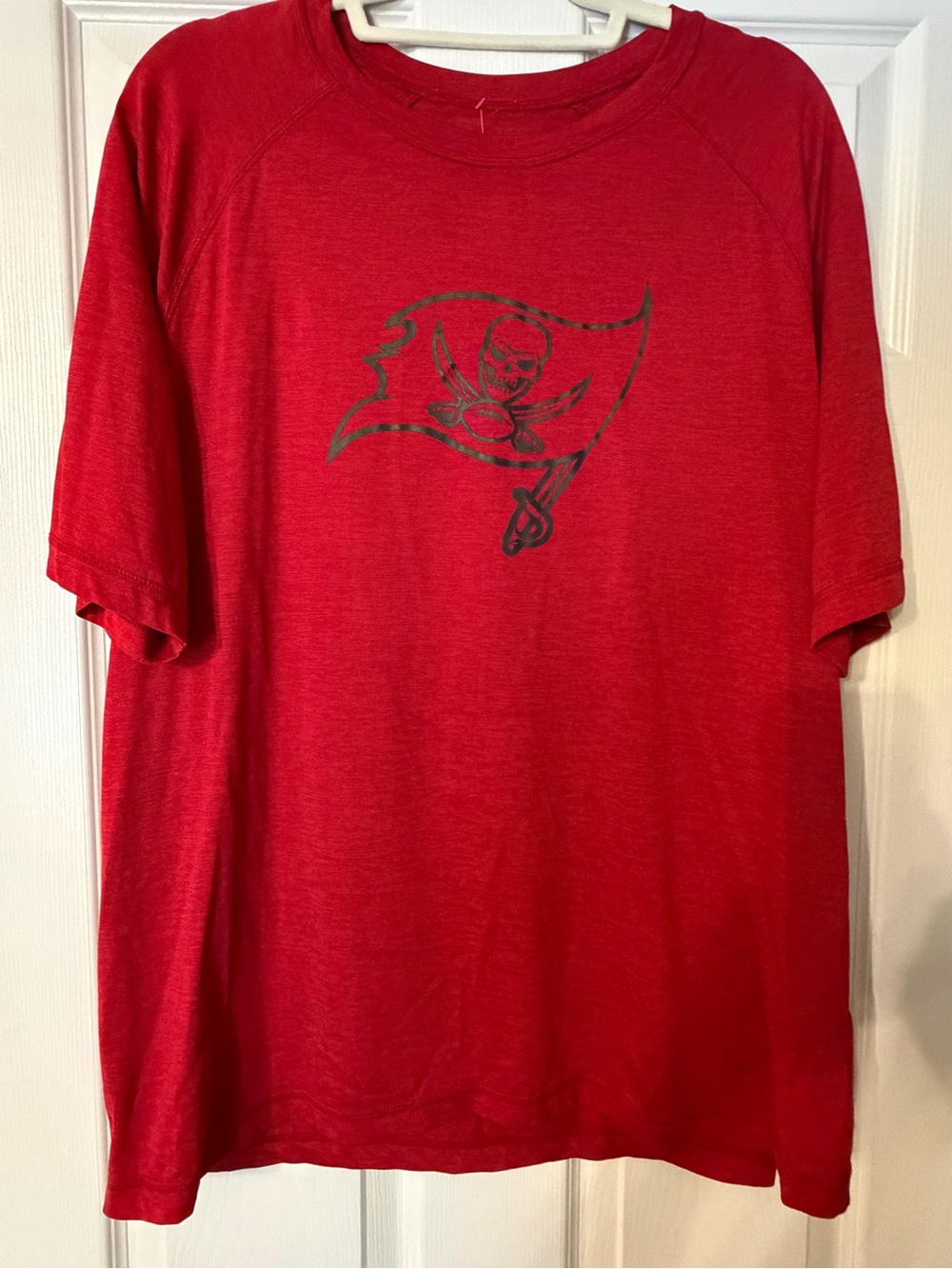 Team Apparel NFL Tampa Bay Buccaneers Men’s Red T-shirt Size XL 🏈